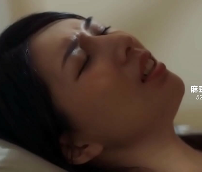 Jav Porn Video: Luscious Liang Jia Xin-Hot Step Sis Body Encouragement - Md-0263